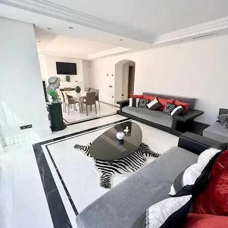 Apartment 3 Bedroom On The Waterfront Puerto Banus Marbella