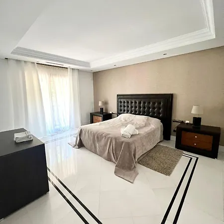 3 Bedroom On The Waterfront Puerto Banus Apartment Marbella